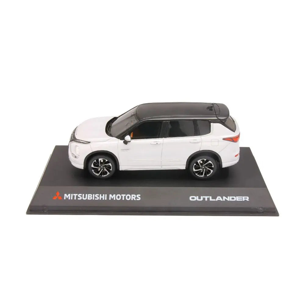 アウトランダーPHEV　1/43サイズ モデルカー（レジンモデル） MITSUBISHI MOTORS COLLECTION