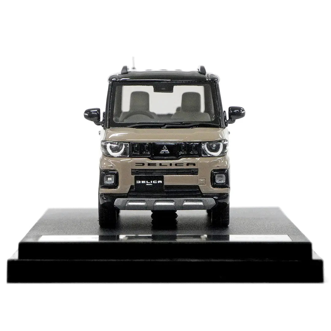 デリカミニ 1/43スケールモデルカー サンドベージュパール/ブラック