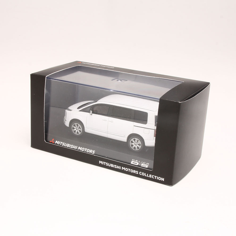 デリカD:5 1/43サイズ モデルカー（レジンモデル） – MITSUBISHI MOTORS ONLINE SHOP